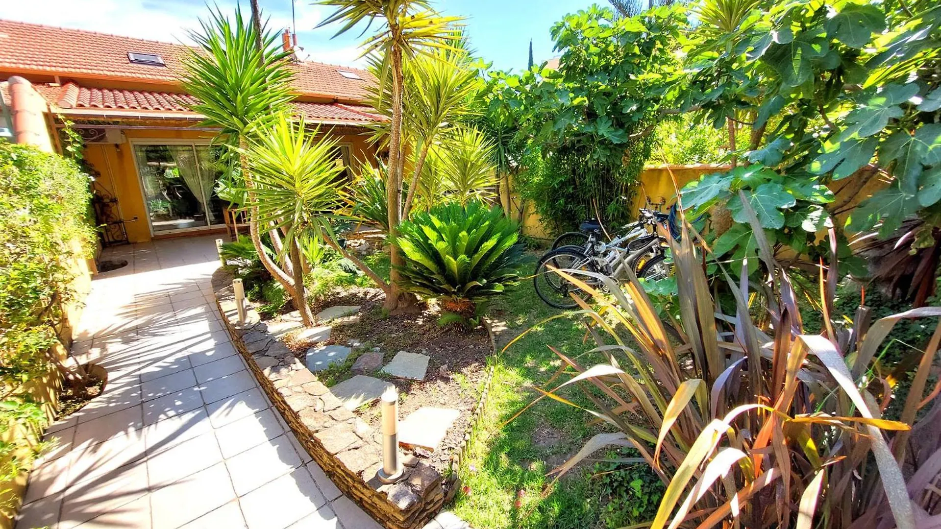 La Maison De Coco 120M2 A 400 M De La Plage La Londe-les-Maures 0*,  Frankreich