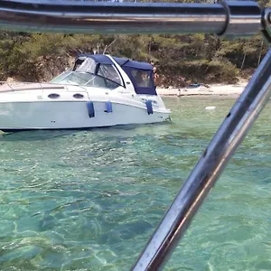  Bateau-hôtel Hebergement Insolite Sur Un Bateau à Quai